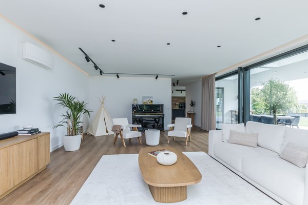 Foto - Te koop: Imposant ontworpen villa uit 2023 die alles te bieden heeft: luxe, comfort en duurzaamheid in de geliefde nieuwbouwwijk Park Hoogveld
